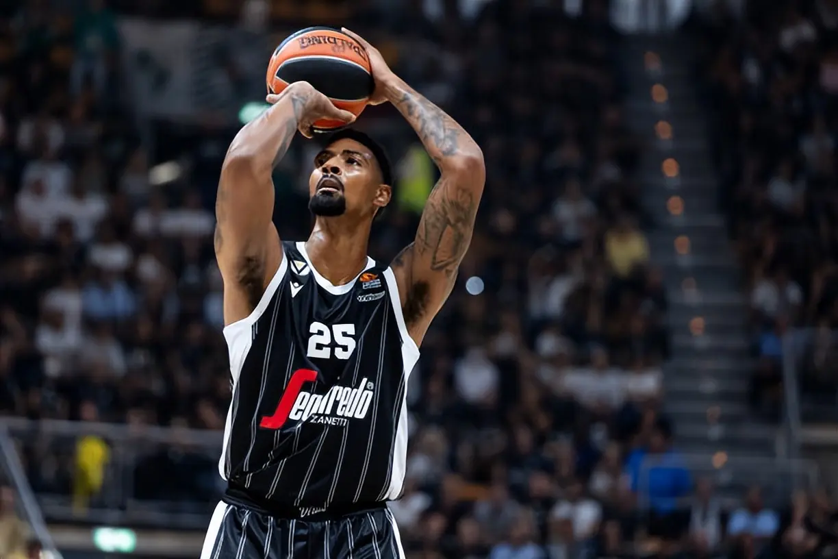 而且他还有, 键的操作, 场均出场时